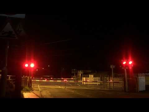 *NIGHT MODE* Shelford Level Crossing (26.01.19) (Cambs)