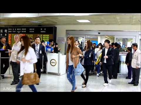 110424 SNSD @ JEJU International Airport  Arrival