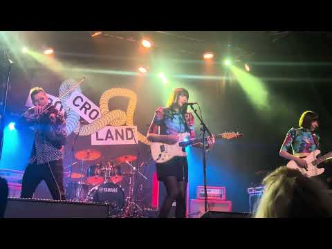 Tall Poppies  (Cro Cro Land Festival 2025)