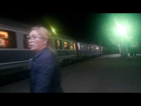 Trenul IC 551 București Nord - Suceava pleacă din Gara Bacău (29.10.2023)