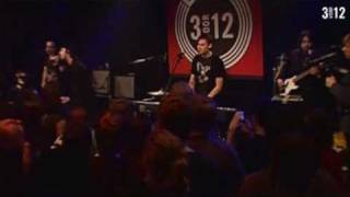 Maximo Park - By The Monument @ Desmet 07[7].wmv