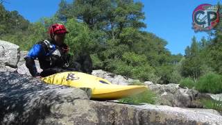 preview picture of video 'Kayak en el Alberche: Puentearco - Burgohondo (III, 1.9 cumecs)'