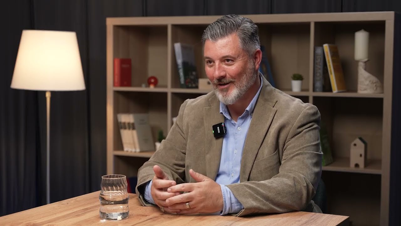 A stúdióban a Somogy 03. vk országgyűlési képviselője, Bakos Csaba Attila