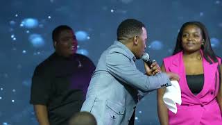 Download lagu Dumi Mkokstad || Yingakho Ngicula / Sidlul'ezintweni / Angimbonanga / Endaweni Ebanzi Medley mp3 Download lagu Dumi Mkokstad || Yingakho Ngicula / Sidlul'ezintweni / Angimbonanga / Endaweni Ebanzi Medley mp3