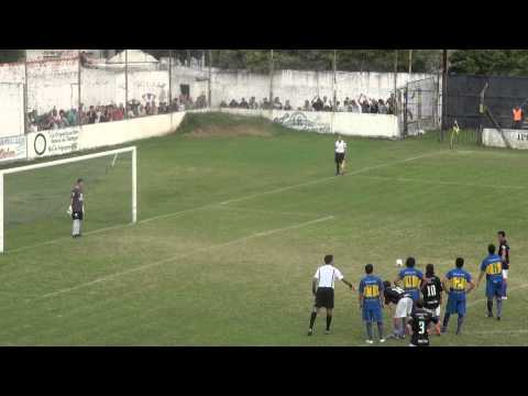 gol de Dálmine frente LN Alem