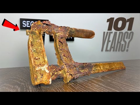 Very Rusty Antique Hand Vise Restoration - Perfect Restoration
