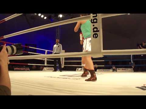 Klara Svensson vs Alexandra Gorog Round 1 - EC Boxing Cuxhaven