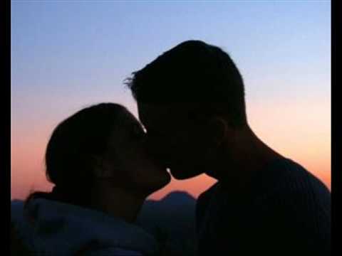 Mindjusari - poljubi me njezno zagrli me jako