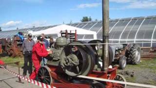 preview picture of video 'Old Engine running at Norwegian Tractor Museum Stokke Southern Norway 06.09.2009'