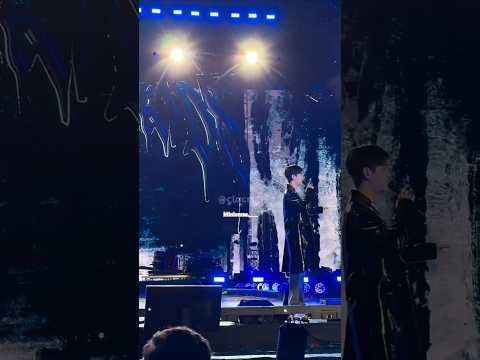 seungmin and leeknow cinema in dominate concert #seungmin #straykids ©siqcris