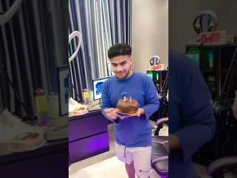 Happy Birthday Fadil 😂😂#short #shorts #shortsvideo #fadiljaidi #pakmuh #muhammadjaidi #fyp #trending