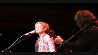 Wide Open by Sugarland; Jennifer Nettles Live; Solo Benefit Concert