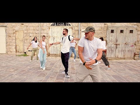 DONIU & NOWATOR - Ona Tańczy