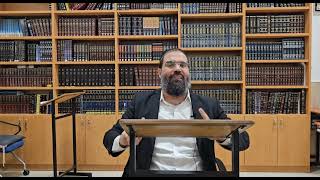 הרב חיים סרוסי - פרשת מסעי - בקבוק של אמונה והכל מסתדר (הרב חיים סרוסי) - התמונה מוצגת ישירות מתוך אתר האינטרנט יוטיוב. זכויות היוצרים בתמונה שייכות ליוצרה. קישור קרדיט למקור התוכן נמצא בתוך דף הסרטון