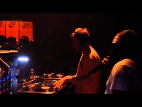 Dub Station 28 - Mungo's playing Shanti.D dubplate + pupajim (same riddim) -mic:Solo Banton