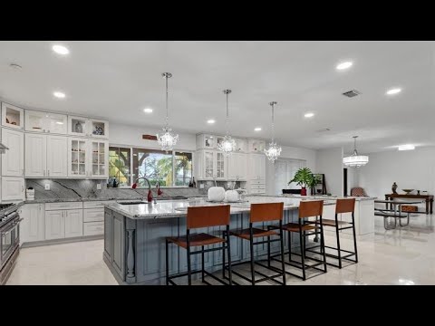 22500 SW 179 AV, Miami, FL Presented by The Bonfiglio Team.