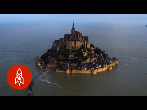 潮と時に囚われた中世の修道院 (A Medieval Abbey Trapped by Tides and Time)