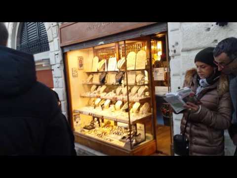 Venedig 16/17 - 007 - Auf der Rialto-Bruecke