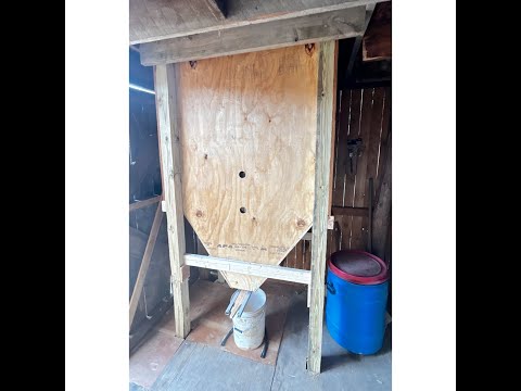 building a WOODEN grain bin