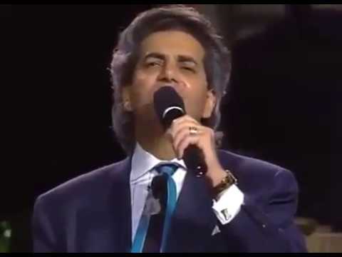 Benny Hinn - he's here right now, Er ist, jetzt hier, Anbetung