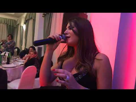 Marina dedica alla sposa e a tutti i colleghi del pronto soccorso del San Leonardo (Salerno)