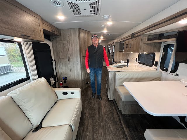 Preview image of 2024 Winnebago Sunstar 33K (17N231980) youtube video