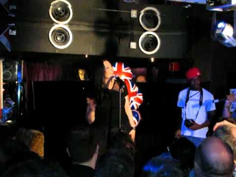 ESCKAZ live in London: Kaliopi (Macedonia) - Crno i Belo