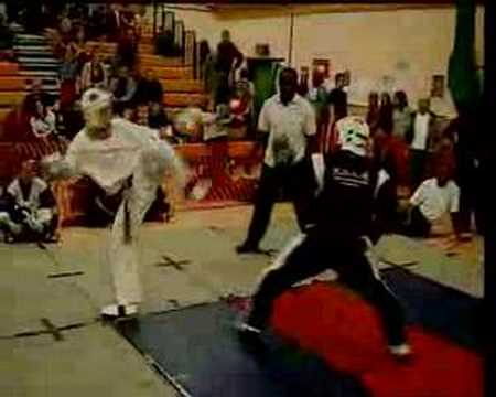 Robbie Hughes vs Daz Ellis.