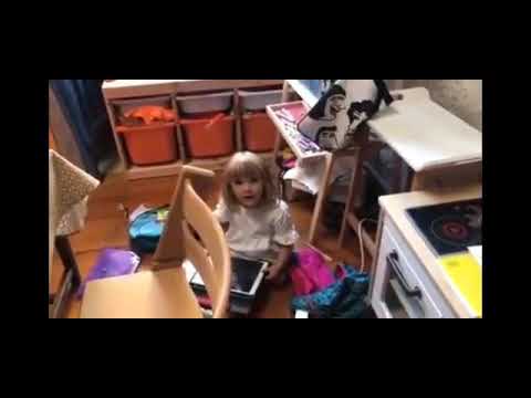 "siri" . nena fala e siri non entende.... o galego.