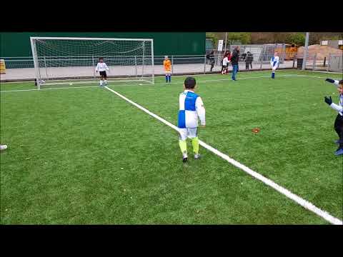 Alyn scoort (SV Wippolder JO8-1)