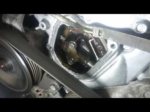 Klikanie uszkodzonego napinacza w silniku VQ35DE (nie panewka)