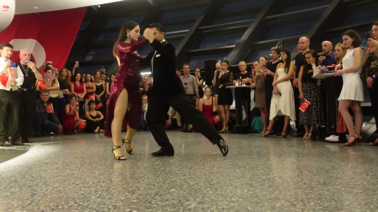 Batuhan Boy & Nida İnceoğlu - @Emaar Skyview 100. Yıl Milongası 1/3