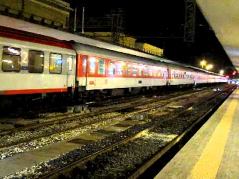 City Night Line 484 Roma - München hauled by FS E402A prototype at Bologna Centrale