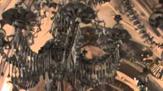 preview picture of video 'Bone Church at Kutna Hora'