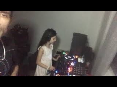 Dj Ruth working in mix organic house 2 by 2 with student Ruben