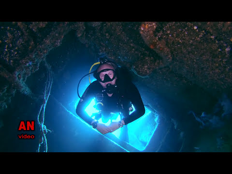 Diving on the wreck «Giannis D». Red sea, Egypt