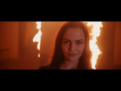 Bikkinyshop - Bikkinyshop - Fox in a mask (official music video)