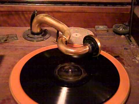 JOHNNY HAMP'S KENTUCKY SERENADERS FRANKLYN BAUR - IT ALL BELONGS TO ME - ROARING 20'S VICTROLA