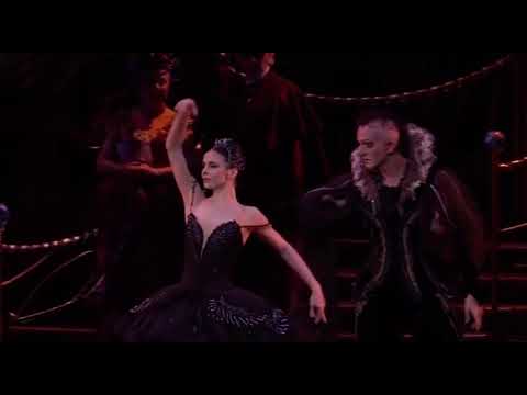 SWAN LAKE - Grand Pas de Deux - Odile & Prince Siegfried (Natalia Osipova & Matthew Golding)