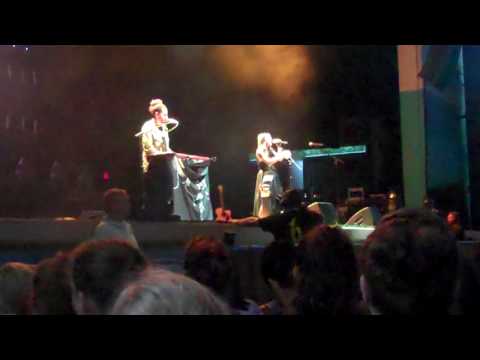 Us The Duo Singing Top Hits of 2016 in 3 Minutes