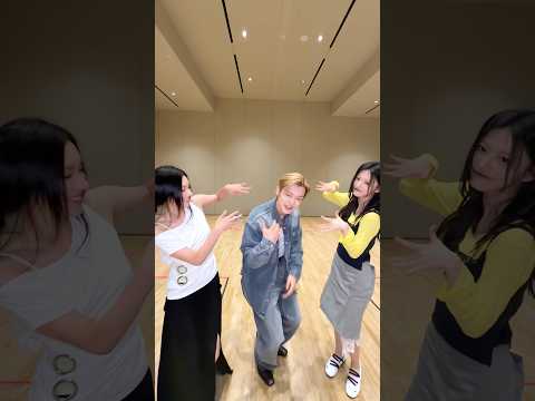 Coolin' off 🎀💛 w #YUNAH #MINJU #IceCream #YEONJUN #YEONJUN_IceCream #TXT #ILLIT