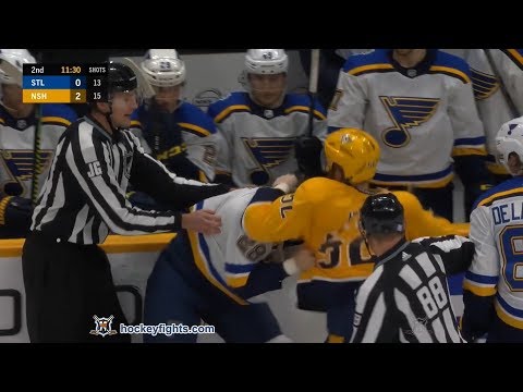 MacKenzie MacEachern vs Matt Irwin Nov 25, 2019