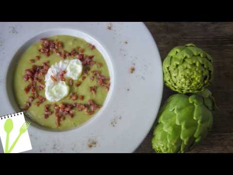 Crema de alcachofas con huevo poché y jamón serrano