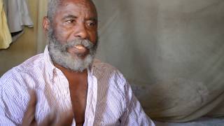 Periodista Dominicano aun enfermo ayuda la gente a informarse