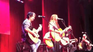 AshleyGearing-WQHK Guitar Pull