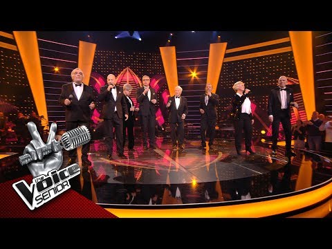De acht finalisten openen de show met 'Suspicious Minds' | The Final | The Voice Senior | VTM