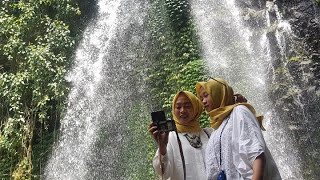 preview picture of video 'Air Terjun Jumog Karanganyar | Dua Bidadari Cantik'