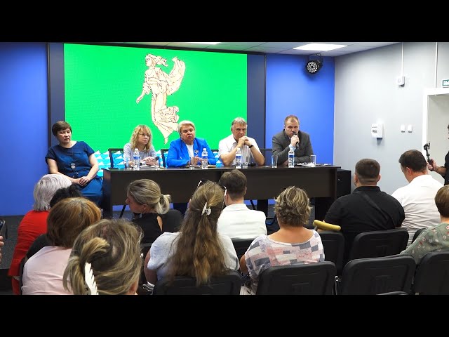 Глава Ангарского округа провел встречу с жителями посёлка Мегет