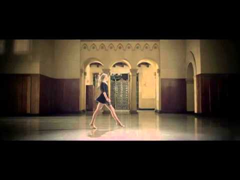 Audrey Napoleon - Banana Soda Es Muy Loca (Official Video)