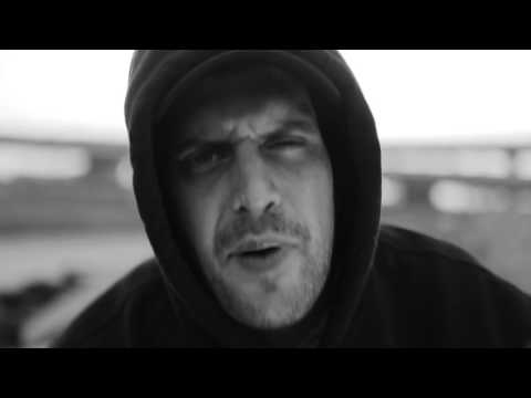 2ΚΓ - ΑΚΟΜΑ (Official Video Clip)